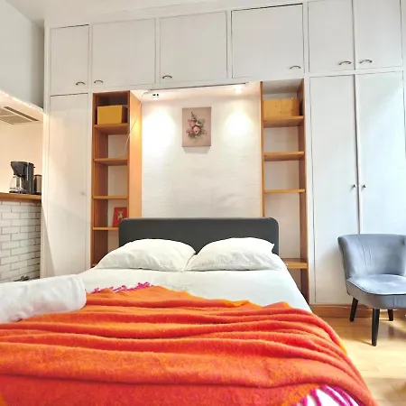 Stylish Opera Area For 2 Near Metro Апартаменты *