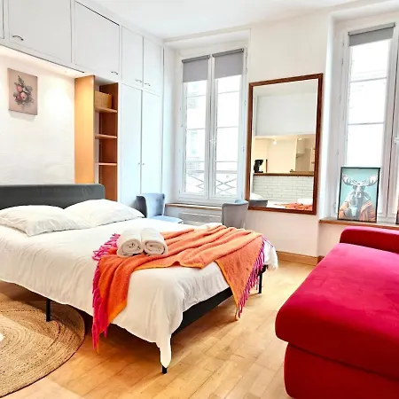 Stylish Opera Area For 2 Near Metro Апартаменты